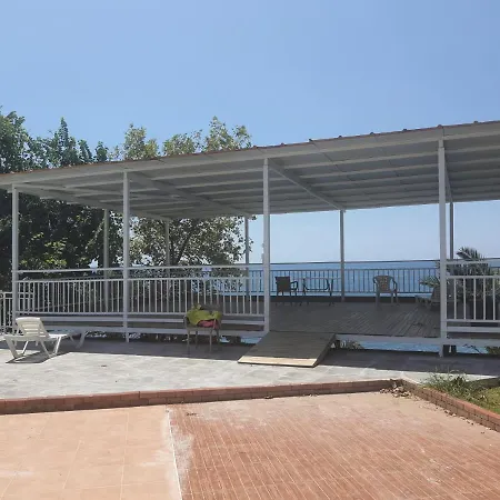 Karaca Pansiyon בית אירוח