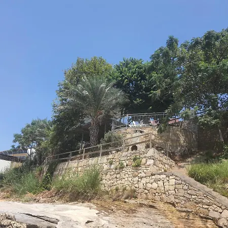 Karaca Pansiyon בית אירוח